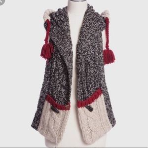 Roots hooded scarf